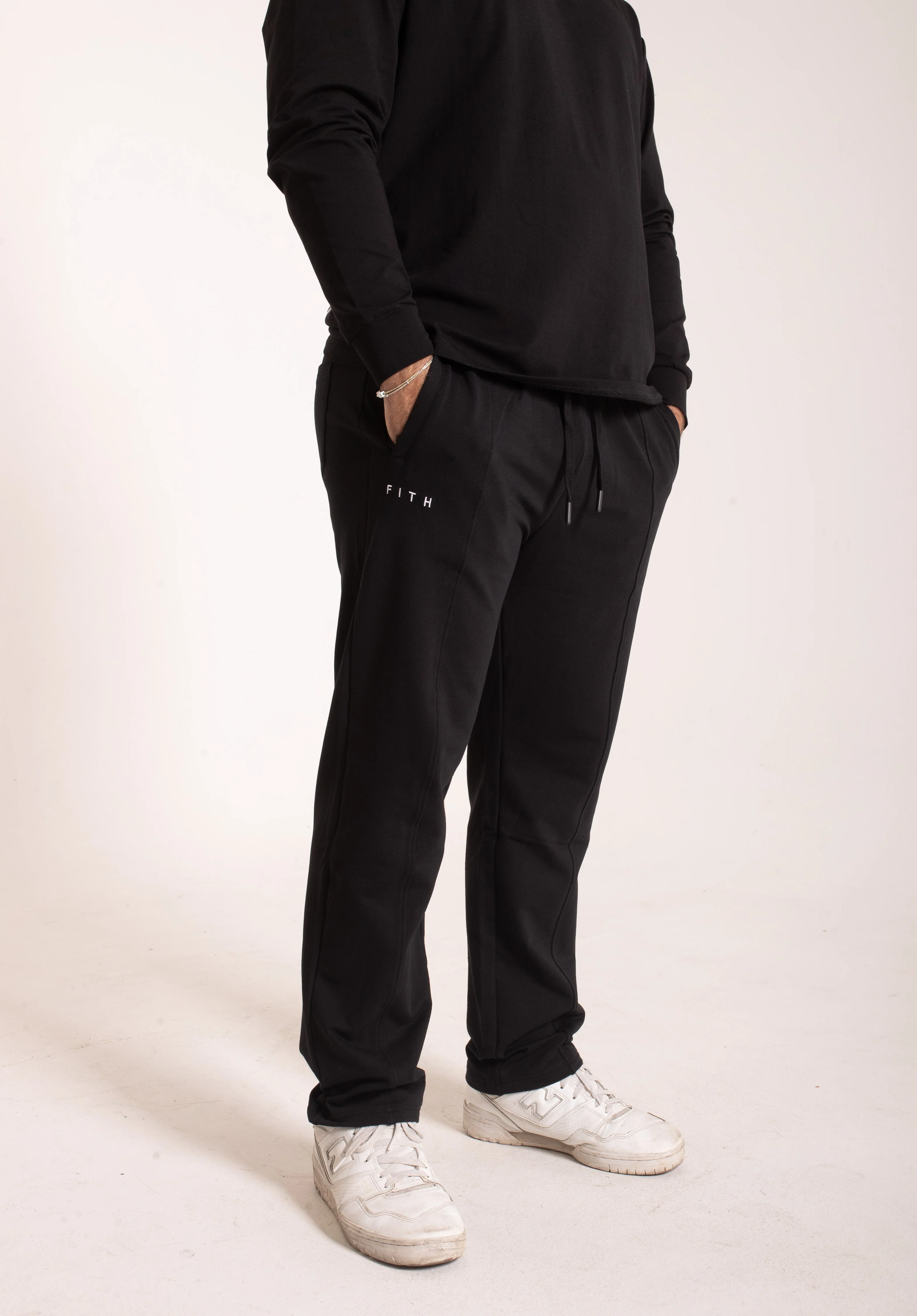 LION HEARTED - Workout Bottoms - Image 4